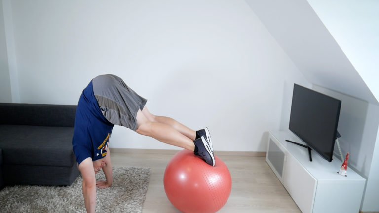 Pike up mit Trainingsball